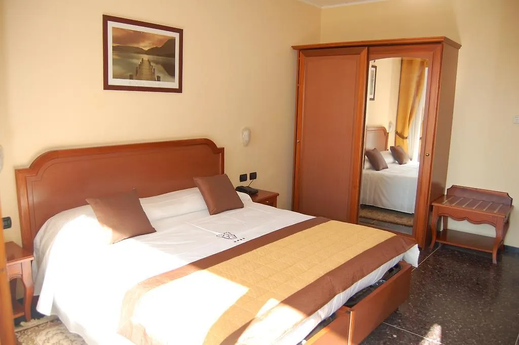 Grand Hotel Moroni Finale Ligure 4*,  Italia